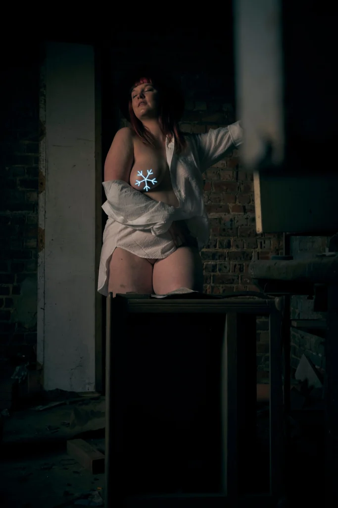 Miss Sofie R. @miss-sofie-r Onlyfans modelfoto die haar borst laat zien