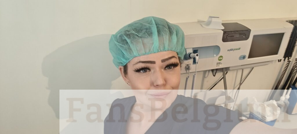 Amara Clinic @amaraclinic OnlyFans model picture in haar kliniek