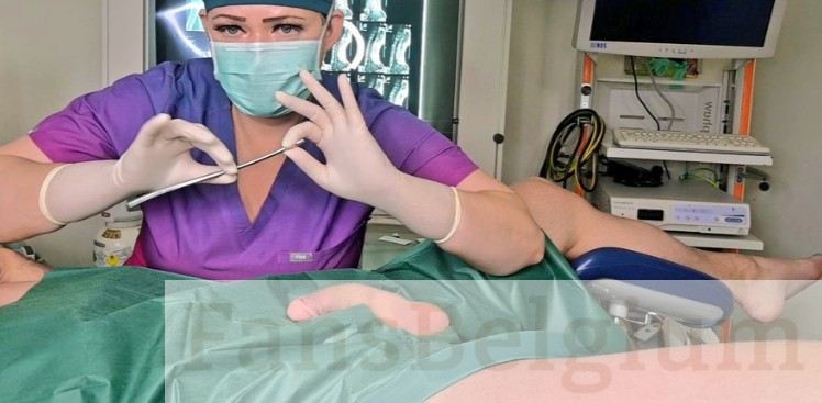 Amara Clinic @amaraclinic OnlyFans model picture met haar patiënt naakt