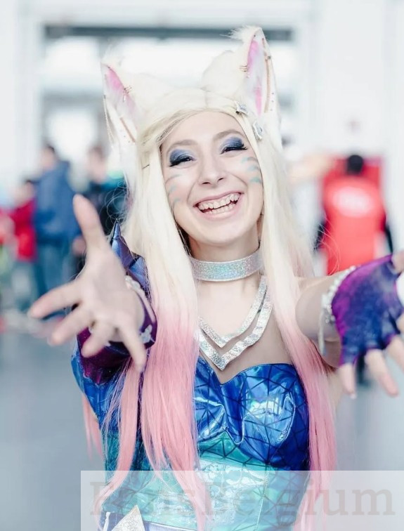 Miss Yumi Tenshi @yumixtenshi OnlyFans model foto in cosplay-outfit