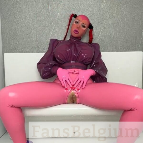 Miss Fetilicious: Belgische Latex Koningin (OnlyFans Leaks)