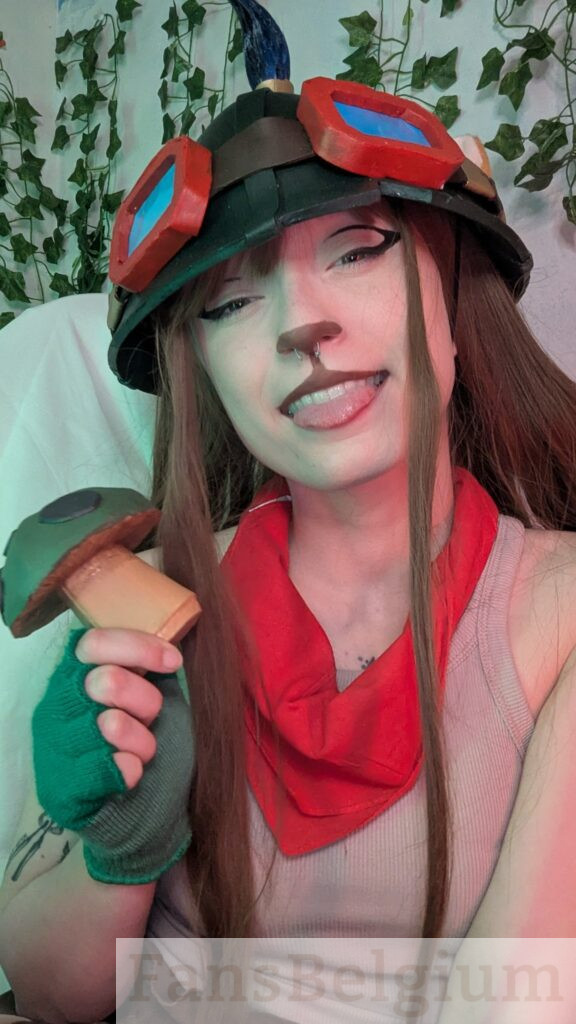 Kapiouzor @kapiou OnlyFans model afbeelding in cosplay-kostuum