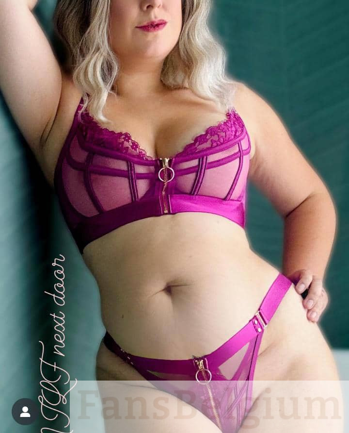 Lize Claes in een sexy lingerie