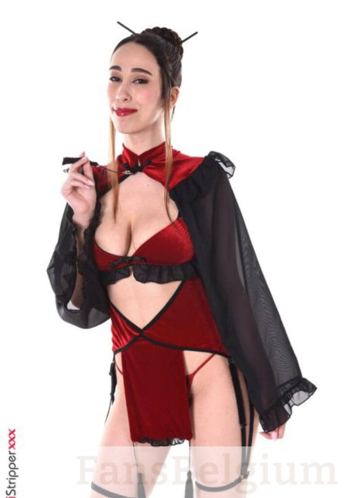 Camila Nissa in een Japanse cosplay