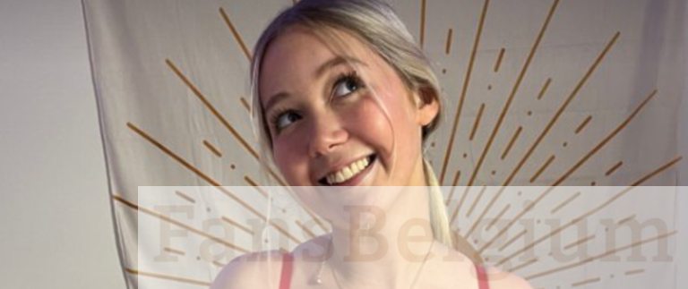 Kayla Puff Review: Verse 18-Jarige Schat Met Flirterige Solo-Content