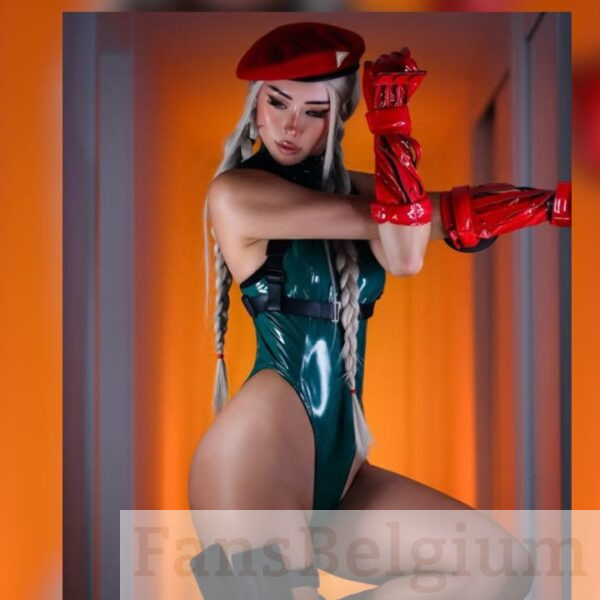 WanderlustLuca OnlyFans: 1,83 meter lange cosplay-koningin met de beste pikante sets van dit moment 😋